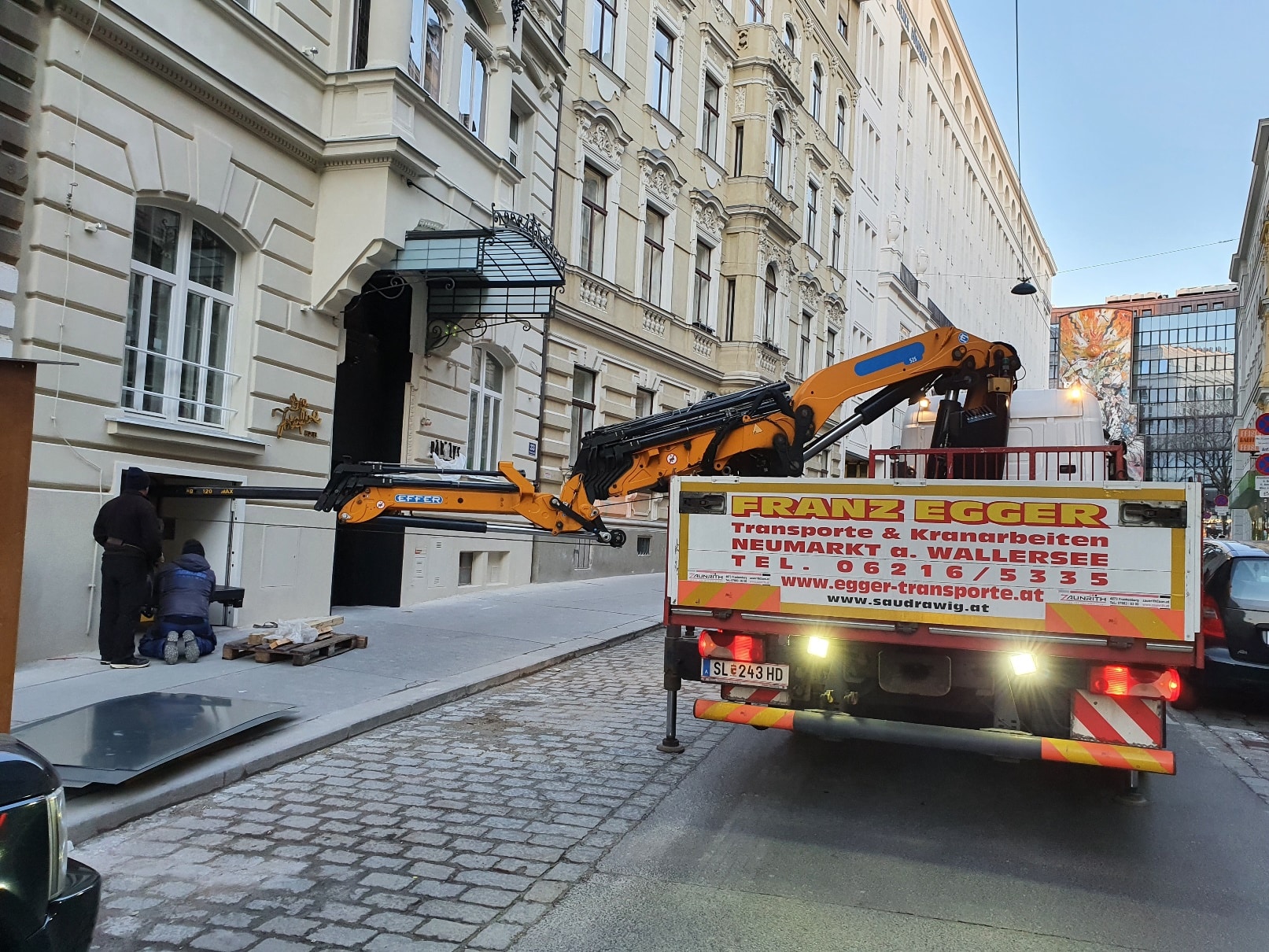 Namestitev dvigala za koš za smeti