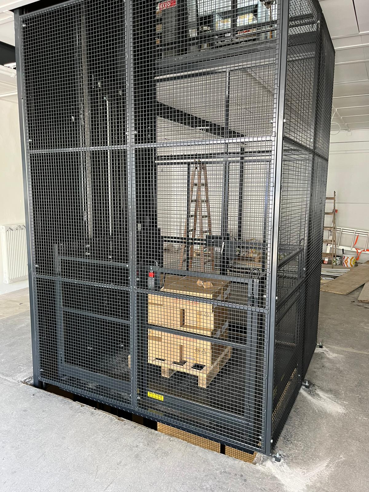 Pillar lifter middle stop