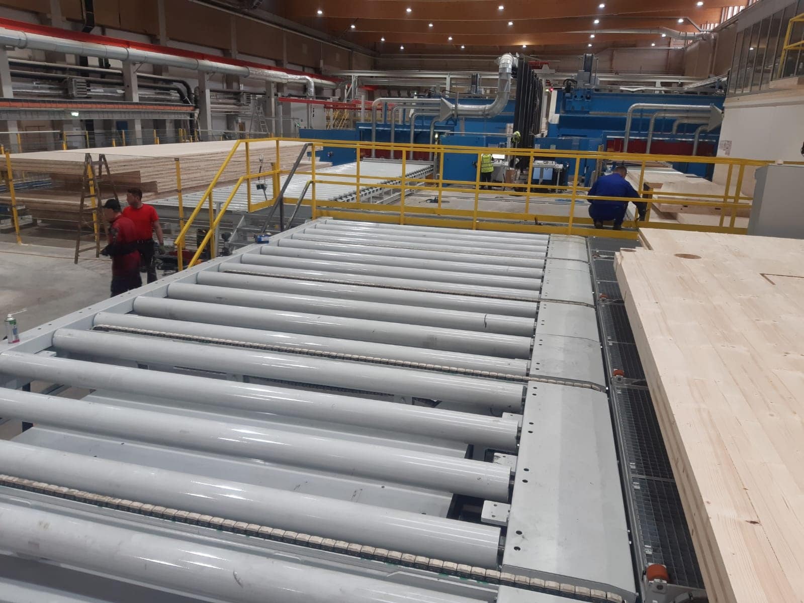 Lift table integrated into the customer's system