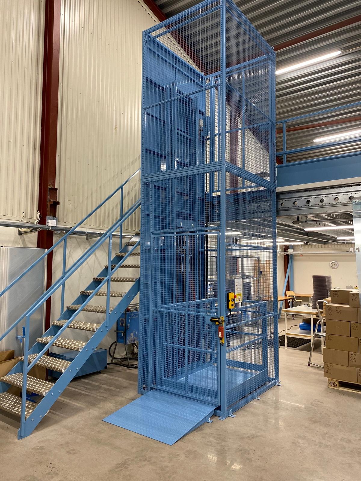 column lift with shaft and ramp